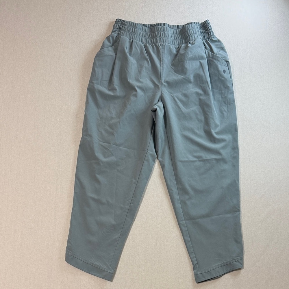 Apana Women's Slate Gray Capris